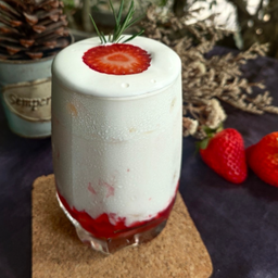 นมสดสตรอเบอรี่