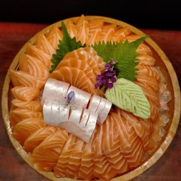 Salmon&master อาหารญี่ปุ่น ซูชิ ข้าวหน้าปลาดิบ แชลม่อนดอง เอกมัย10