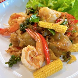 ก๋วยเตี๋ยวผัดขี้เมากุ้ง