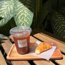 โปรสุดคุ้ม  อเมริกาโน่+ ครัวซองค์