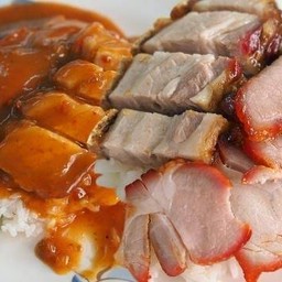 ข้าวหมูแดงหมูกรอบ