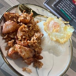 หมูทอดกระเทียมราดข้าว