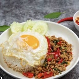 กะเพรารสเด็ด นาป่า