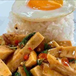กะเพราหมูยอราดข้าว+ไข่ดาว