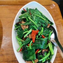 ผัดคะน้าปลาเค็ม