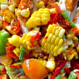 ตำข้าวโพดไข่เค็ม