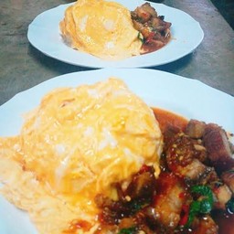 ข้าวไข่ข้น+กะเพราหมูกรอบ