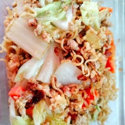 ผัดมาม่าใส่ไข่