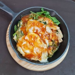 สุกี้แห้งไก่กระทะร้อน