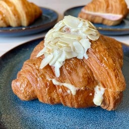 Croissant Almond