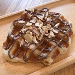 Nutella Almond Croffle
