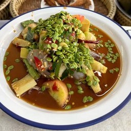 ตำหน่อไม้กุ้งสด