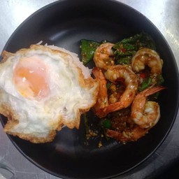 ข้าวกะเพรากุ้ง (ปกติ)+ไข่ดาว