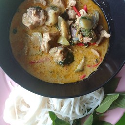 ขนมจีนแกงเขียวหวานไก่