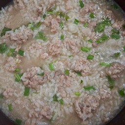 ข้าวต้มหมูสับ