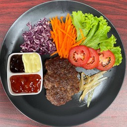 สลัดเนื้อโฮมเมด