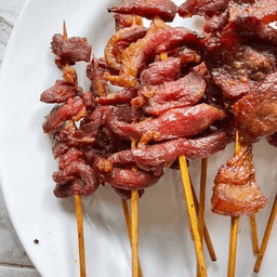 ข้าวเหนียวหมูทอด เป็นหนึ่ง