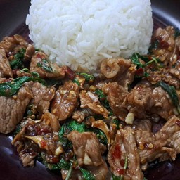 กะเพราเนื้อชิ้น