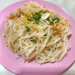 เส้นหมี กระเทียมเจียว