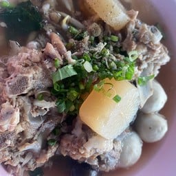 นาย ป. ก๋วยเตี๋ยว อาหารตามสั่ง