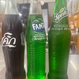 โค้กหรือสไปร์หรือนำ้เขียว+นำ้แข็งเปล่า1แก้ว