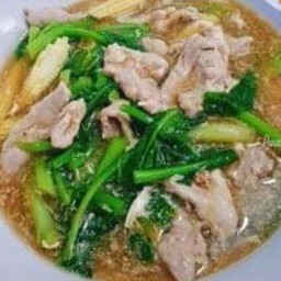ก๋วยเตี๋ยว ราดหน้าหมู