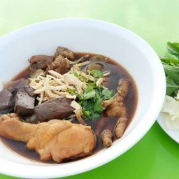 ก๋วยเตี๋ยวไก่ตุ๋นมะระ by modzilla ร้อยเอ็ด