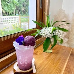Berry Soda Float 