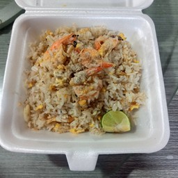 ข้าวผัดกุ้ง ไส่ไข่