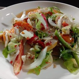 ยำสะดิ้ง (ยำกะเทยซิ่ง) หมู่บ้านฉัตรไพลิน