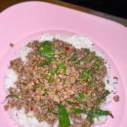 กะเพราเนื้อสับ พิเศษ