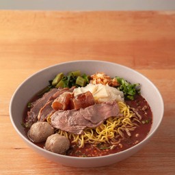 Boat Noodles with Mixed Beef : ก๋วยเตี๋ยวเรือรวมเนื้อ & เนื้อตุ๋น