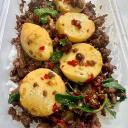 ข้าวกะเพราเนื้อสับ+เต้าหู้