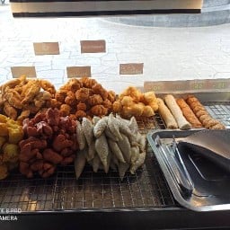 ไจแอ้นท์ ลูกชิ้นปลาระเบิด ปตท.แยกบางพลู