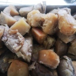กล้วยไข่เชื่อมคุณตู่/หนองแขม ตรงข้ามเซเว่นเยื้องก๋วยเตี๋ยวไก่คุณยาย