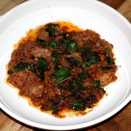 กะเพราหมูตุ๋น เป็นกับข้าว