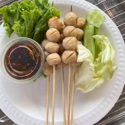 เจ๊ต่ายก๋วยเตี๋ยวโบราณ และบ้านผลไม้นายโอ๊ต