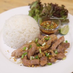 ข้าวหมูทอดน้ำจิ้มแจ่ว