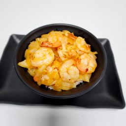 ข้าวหน้ากุ้งผัดซอสต้มยำ