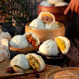 ฟูเฮ้าส์ซาลาเปา ริมถนนเจริญกรุง(ก่อนถึง ซ.54) ตรงข้ามดับเพลิงยานนาวา