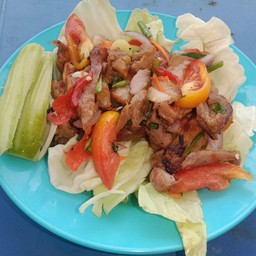 ยำคอหมูย่างแซ่บๆ