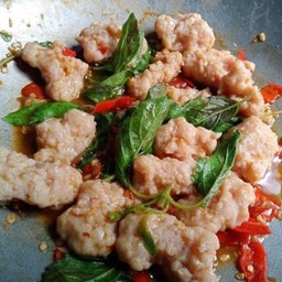 ผัดกะเพราหมูเด้ง