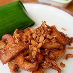 ข้าวเหนียวหมูทอด