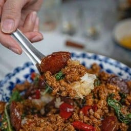 ข้าวกะเพรา+กุ่นเซียงทอด