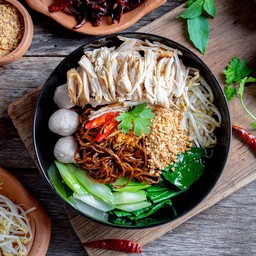 ก๋วยเตี๋ยวแซ่บแห้ง