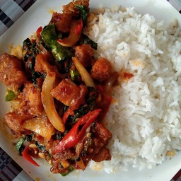 หมูผัดพริกเผารากข้าว