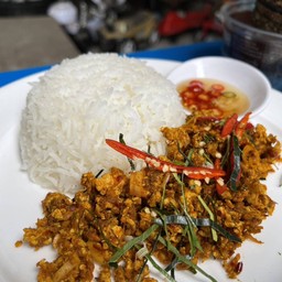 คั่วกลิ้ง (หมู)ราดข้าว