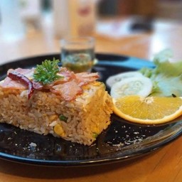 ข้าวผัดไก่กรอบ