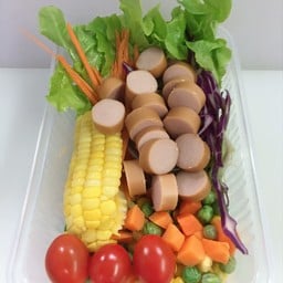 กินดี แซนวิช สลัดโรล ลุยสวน   by Mom and Me