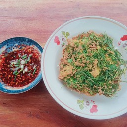 ข้าวไข่ชะอมทอด